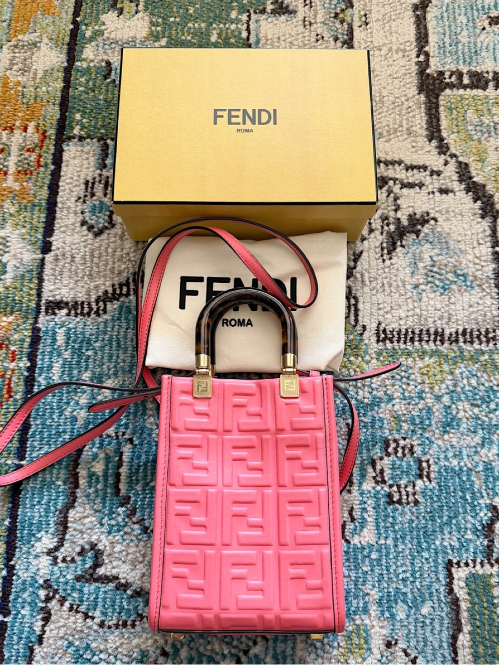 FENDI - Sunshine Mini Leahter Tote Bag Crossbody FF logo crossbody pink